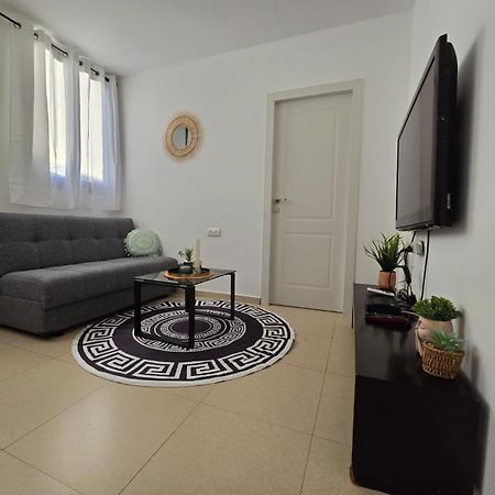 Sea And Sun Aprtment Eilat Apartment Bagian luar foto